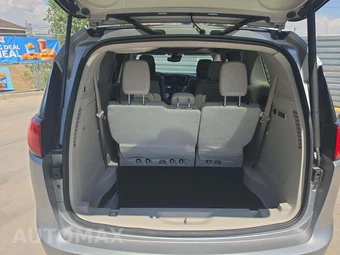 2017 Chrysler Pacifica Limited 121.6" WB – miniatura 15