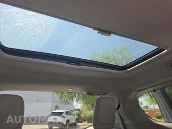 2017 Chrysler Pacifica Limited 121.6" WB – miniatura 35