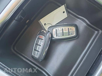 2017 Chrysler Pacifica Limited 121.6" WB – miniatura 8
