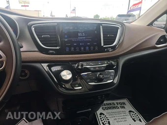 2017 Chrysler Pacifica Limited 121.6" WB – miniatura 7