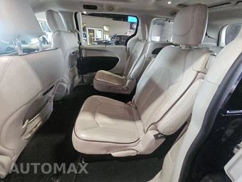 2017 Chrysler Pacifica Limited 121.6" WB – miniatura 13