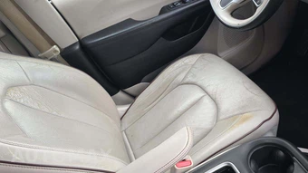 2017 Chrysler Pacifica Limited 121.6" WB – miniatura 20