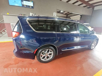 2017 Chrysler Pacifica Limited 121.6" WB – miniatura 4