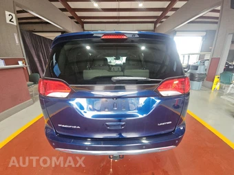 2017 Chrysler Pacifica Limited 121.6" WB – miniatura 5