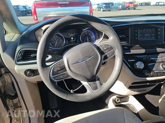 2017 Chrysler Pacifica LX 121.6" WB – miniatura 10