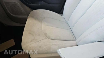 2017 Chrysler Pacifica LX 121.6" WB – miniatura 24