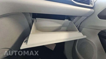 2017 Chrysler Pacifica LX 121.6" WB – miniatura 31
