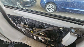 2017 Chrysler Pacifica LX 121.6" WB – miniatura 37