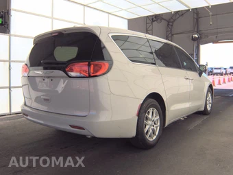 2017 Chrysler Pacifica LX 121.6" WB – miniatura 4