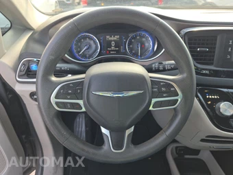 2017 Chrysler Pacifica LX 121.6" WB – miniatura 10