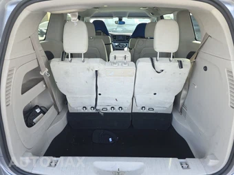 2017 Chrysler Pacifica LX 121.6" WB – miniatura 17