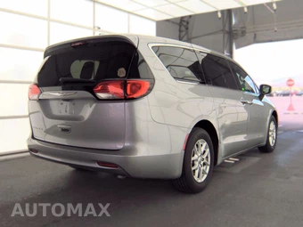 2017 Chrysler Pacifica LX 121.6" WB – miniatura 4