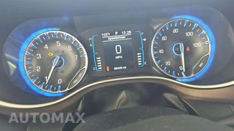 2017 Chrysler Pacifica LX 121.6" WB – miniatura 41