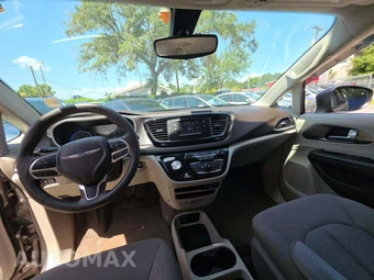 2017 Chrysler Pacifica LX 121.6" WB - miniatura 10