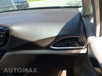 2017 Chrysler Pacifica LX 121.6" WB - miniatura 20