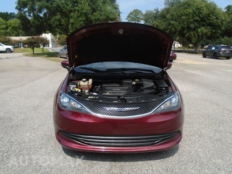2017 Chrysler Pacifica LX 121.6" WB - miniatura 11