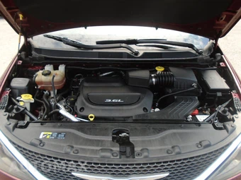 2017 Chrysler Pacifica LX 121.6" WB - miniatura 15