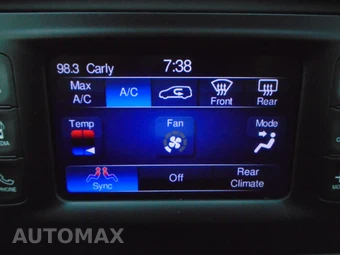 2017 Chrysler Pacifica LX 121.6" WB - miniatura 74