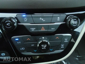 2017 Chrysler Pacifica LX 121.6" WB - miniatura 83