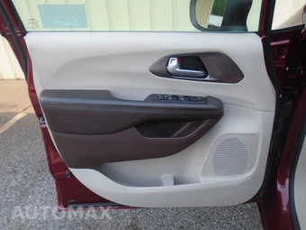 2017 Chrysler Pacifica LX 121.6" WB - miniatura 90