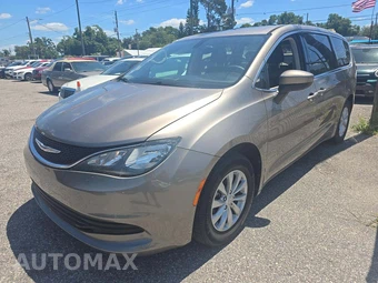 2017 Chrysler Pacifica Touring 121.6" WB