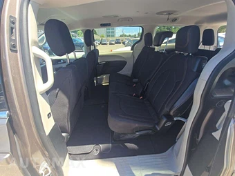 2017 Chrysler Pacifica Touring 121.6" WB – miniatura 13