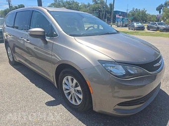 2017 Chrysler Pacifica Touring 121.6" WB – miniatura 4