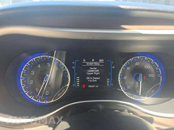 2017 Chrysler Pacifica Touring 121.6" WB – miniatura 9