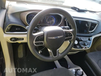 2017 Chrysler Pacifica Touring 121.6" WB – miniatura 10