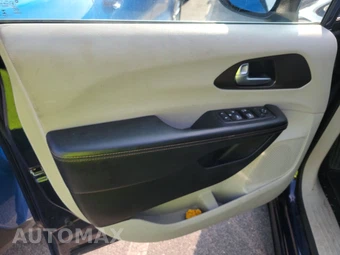 2017 Chrysler Pacifica Touring 121.6" WB – miniatura 9