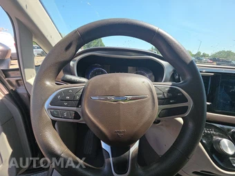 2017 Chrysler Pacifica Touring 121.6" WB - miniatura 10