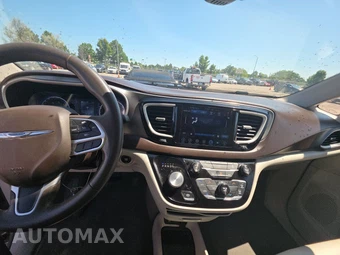 2017 Chrysler Pacifica Touring 121.6" WB - miniatura 11