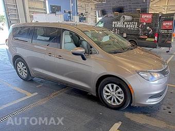 2017 Chrysler Pacifica Touring 121.6" WB - miniatura 3