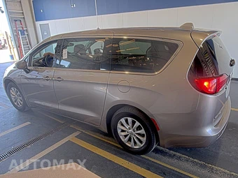 2017 Chrysler Pacifica Touring 121.6" WB - miniatura 6