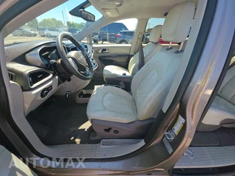 2017 Chrysler Pacifica Touring 121.6" WB - miniatura 7