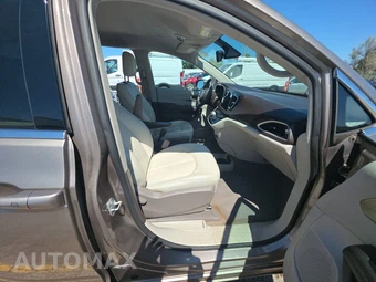 2017 Chrysler Pacifica Touring 121.6" WB - miniatura 8