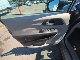 2017 Chrysler Pacifica Touring 121.6" WB - miniatura 9