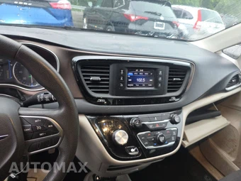2017 Chrysler Pacifica Touring 121.6" WB – miniatura 11