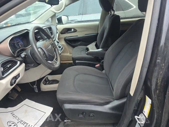 2017 Chrysler Pacifica Touring 121.6" WB – miniatura 7
