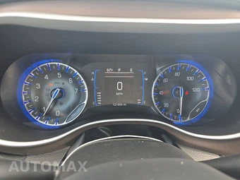 2017 Chrysler Pacifica Touring 121.6" WB – miniatura 12