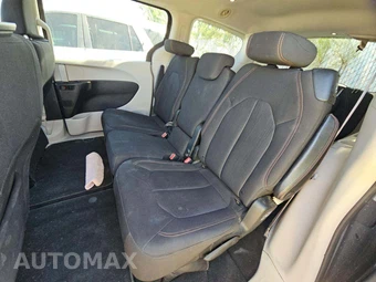 2017 Chrysler Pacifica Touring 121.6" WB - miniatura 13