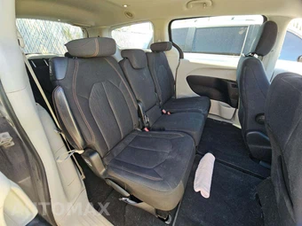2017 Chrysler Pacifica Touring 121.6" WB - miniatura 17