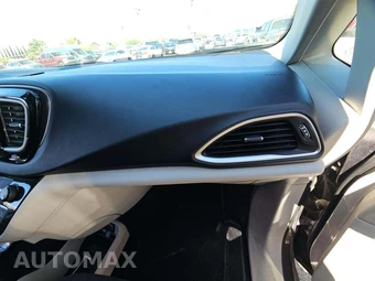 2017 Chrysler Pacifica Touring 121.6" WB - miniatura 20