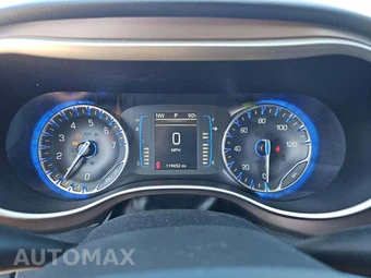 2017 Chrysler Pacifica Touring 121.6" WB - miniatura 9