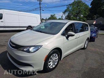 2017 Chrysler Pacifica Touring 121.6" WB