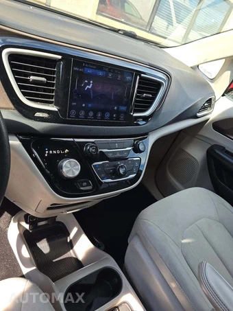 2017 Chrysler Pacifica Touring 121.6" WB - miniatura 10