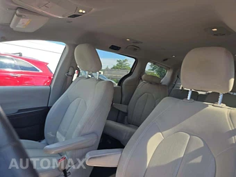 2017 Chrysler Pacifica Touring 121.6" WB - miniatura 11