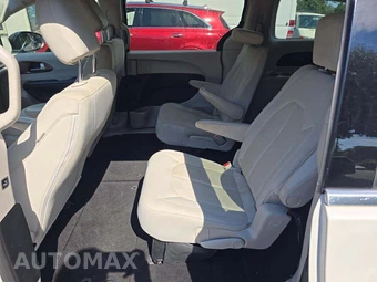 2017 Chrysler Pacifica Touring 121.6" WB - miniatura 13