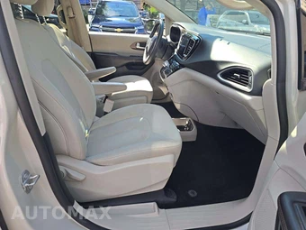 2017 Chrysler Pacifica Touring 121.6" WB - miniatura 19