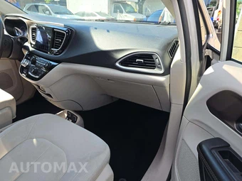 2017 Chrysler Pacifica Touring 121.6" WB - miniatura 20